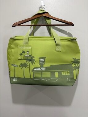 NWT - Trader Joe's Insulated Green Bag